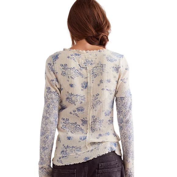 We The Free Clover Printed Thermal  Ivory Combo Blue Flowers Long Sleeve Large - Picture 1 of 11